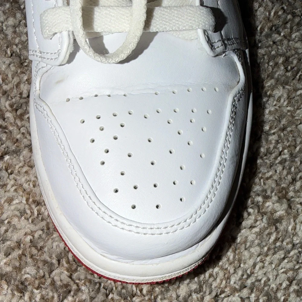 Nike Air Jordan 1 Low Men’s 7.5 Red Black White - Picture 6 of 13